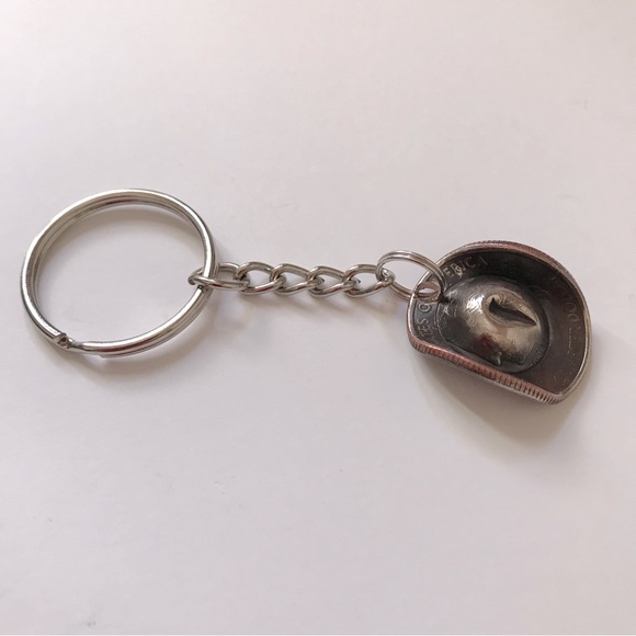 Handcrafted Rodeo Cowboy Cowgirl Hat 25 Cent Quarter Coin Keychain 2001 Vermont - Picture 9 of 9